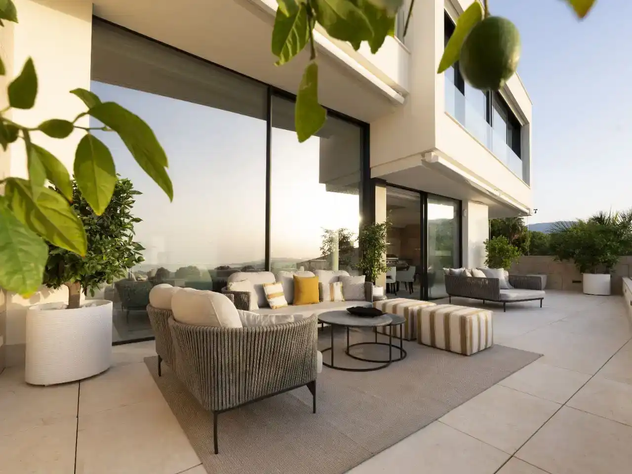 Terrassa de Apartament en venda en Benahavís amb Aire condicionat, Piscina i Balcó
