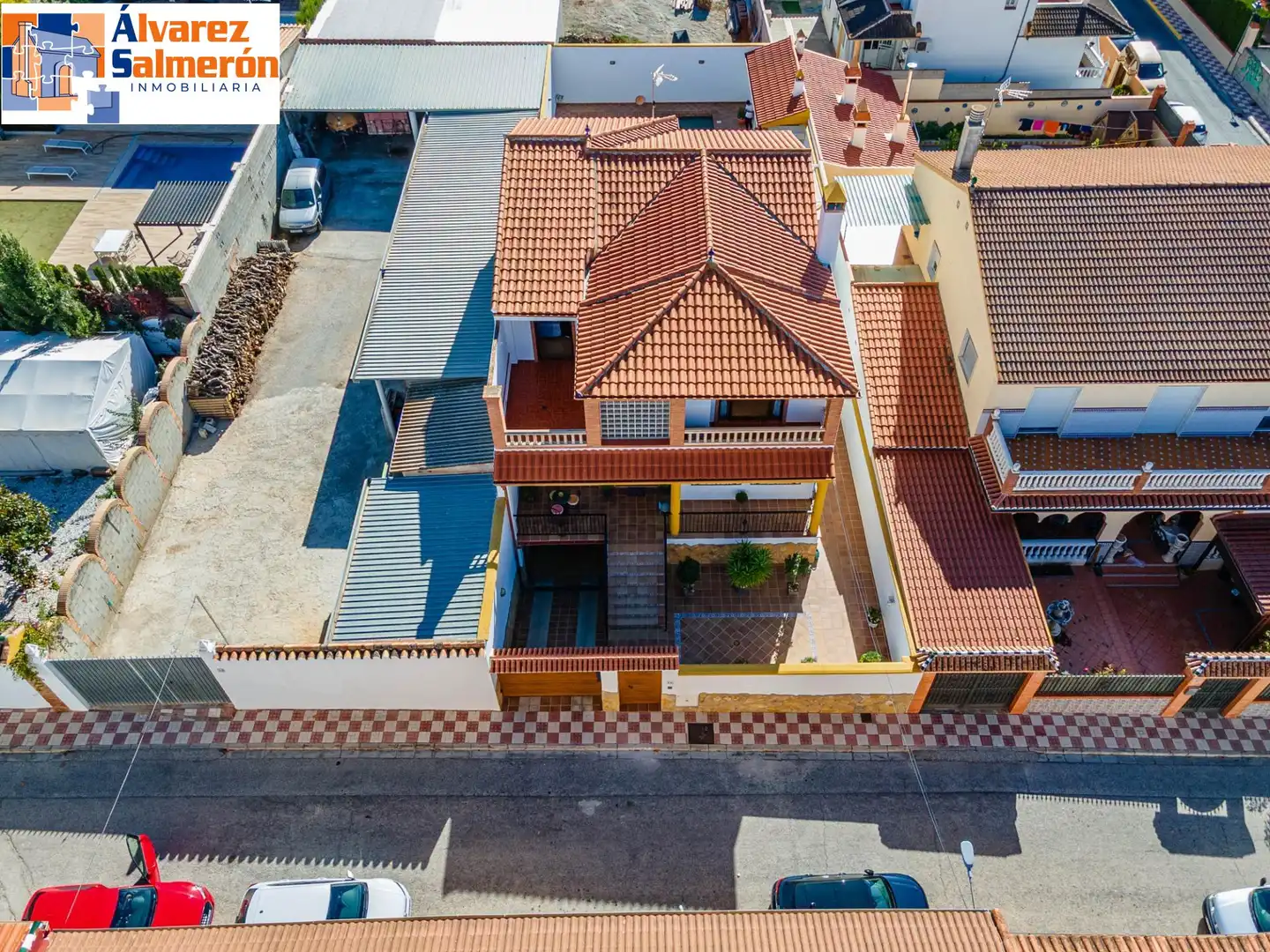 Vista exterior de Casa o xalet en venda en Albolote amb Aire condicionat, Calefacció i Terrassa