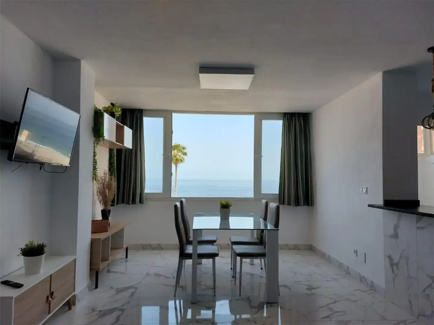 Comedor de Piso de alquiler en San Luis de Sabinillas
