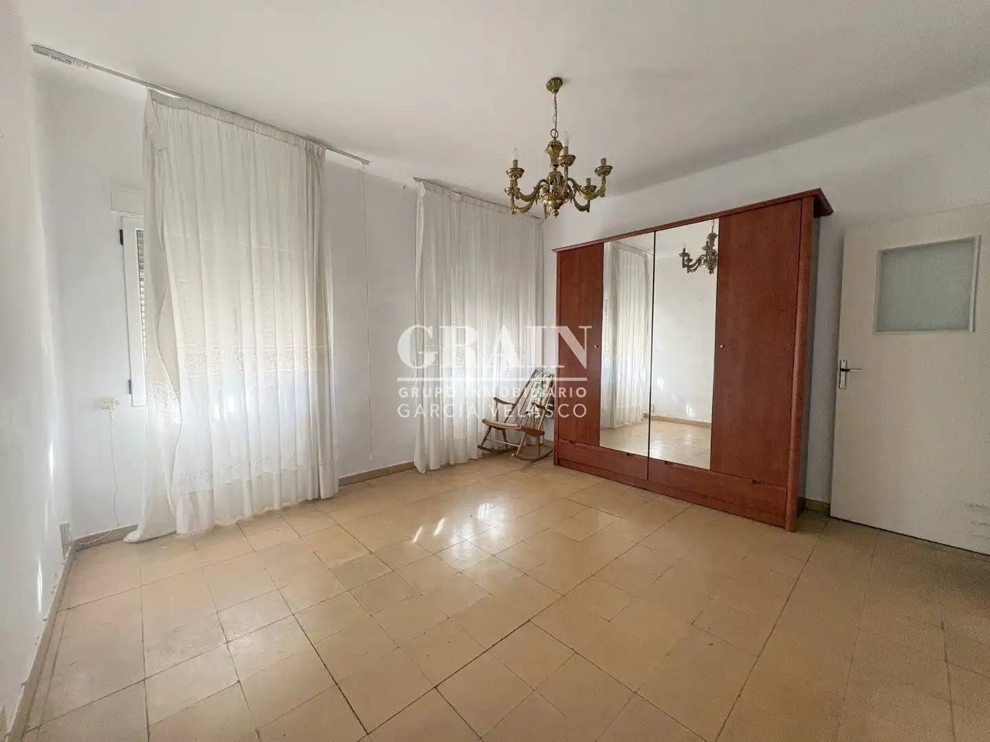 Dormitori de Apartament en venda en Albacete amb Balcó