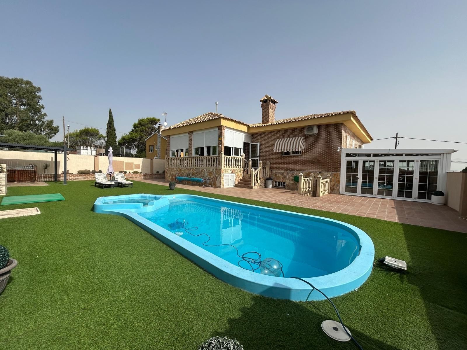 Piscina de Casa o chalet en venta en Torrejón del Rey con Jardín privado, Terraza y Piscina