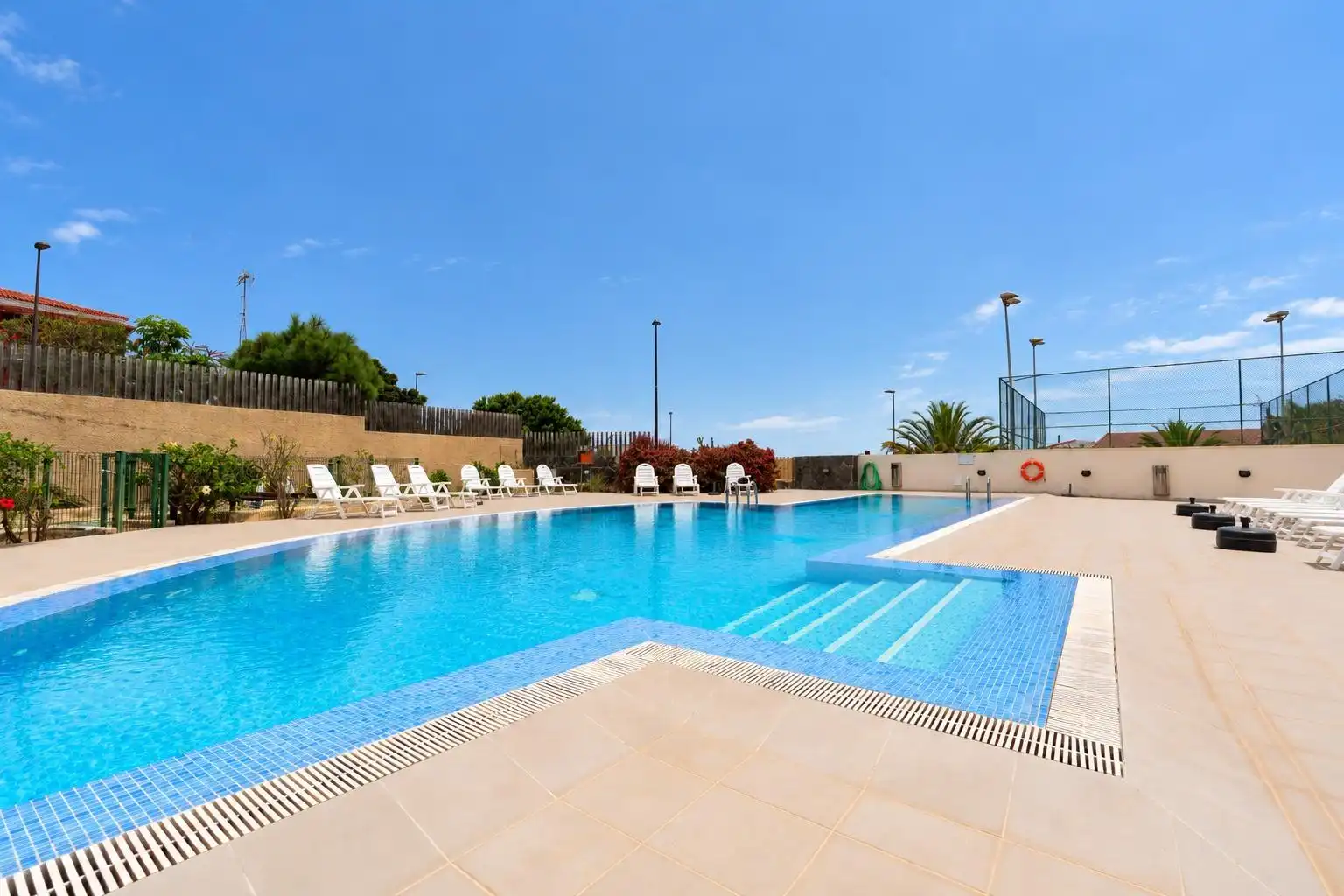 Casa bifamiliare con piscina in affitto a Avenida Avenida Pesqueros, imagen 41