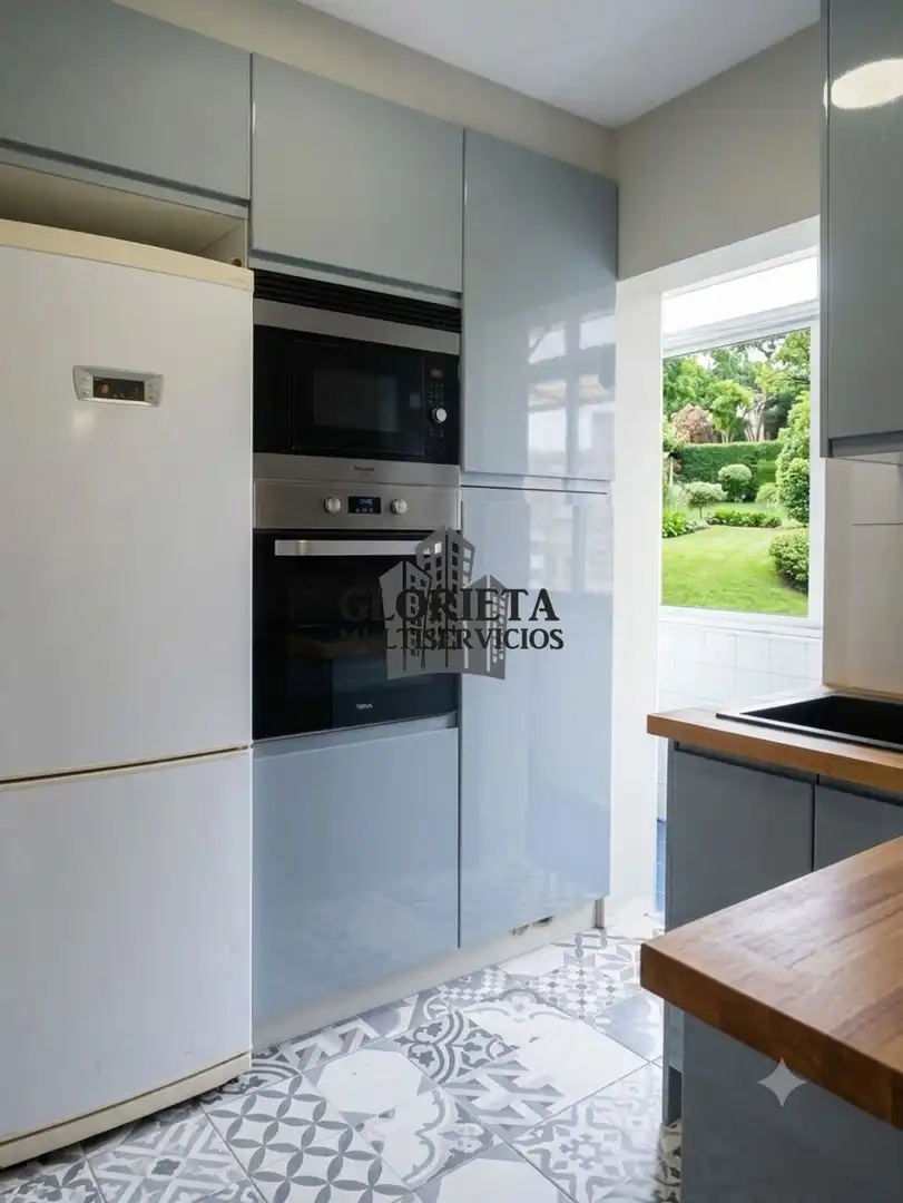 Cocina de Piso en venta en Vigo  con Calefacción, Jardín privado y Amueblado