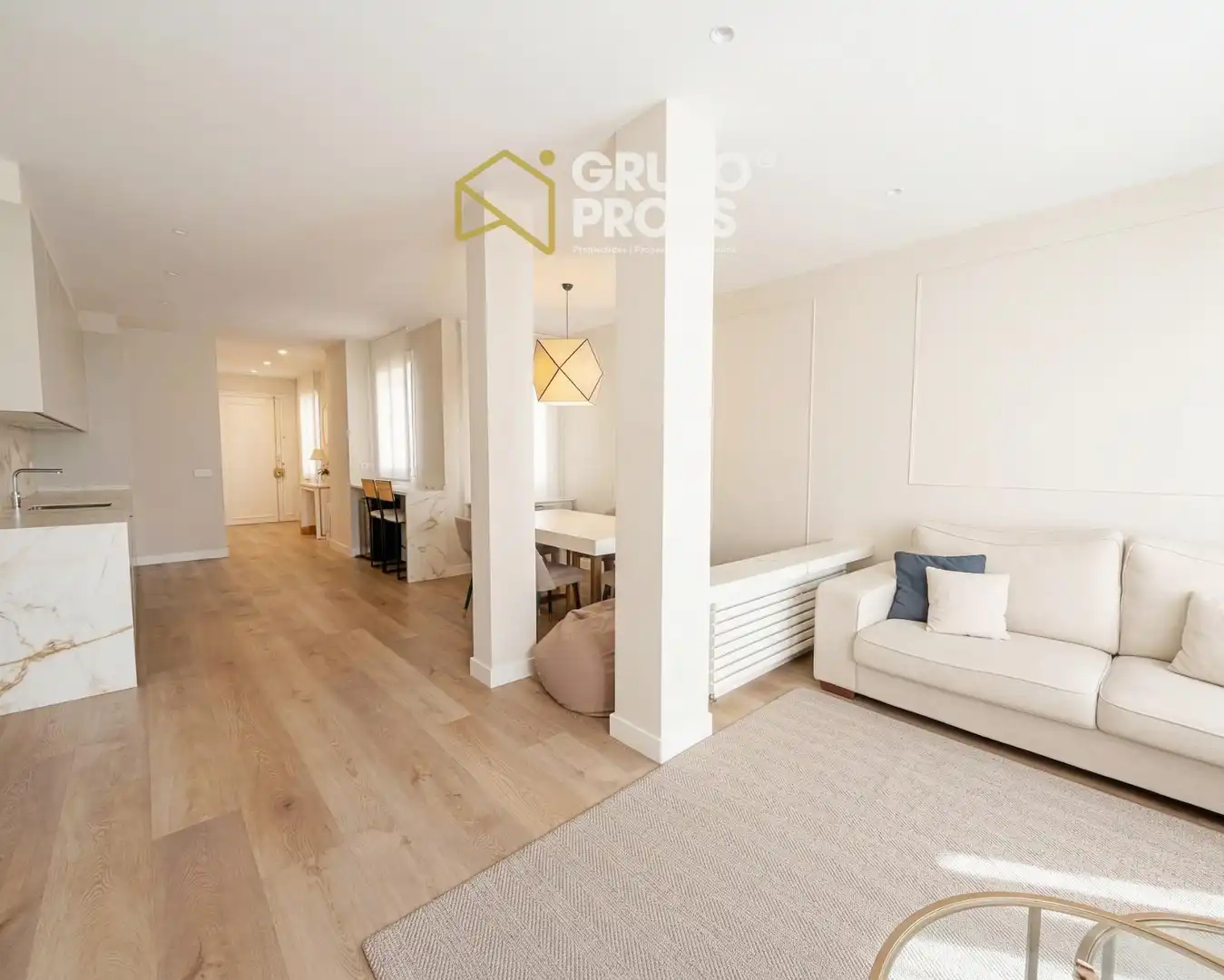 Wohnzimmer von Wohnung zum Verkauf in Madrid mit Klimaanlage und Heizung