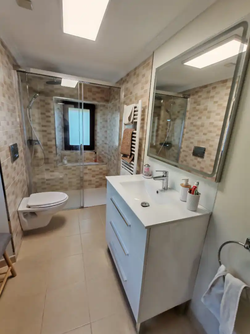 Baño de Casa o chalet en venta en O Pino  con Calefacción, Jardín privado y Trastero