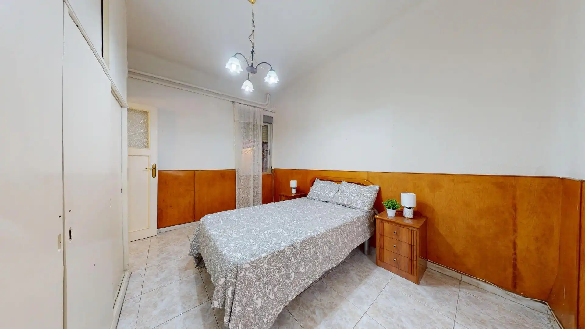 Dormitori de Planta baixa en venda en Madrid amb Calefacció