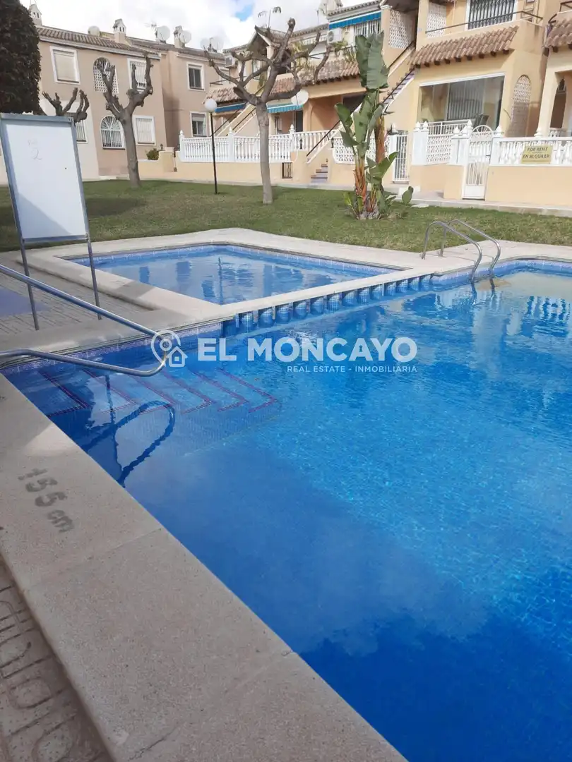 Casa o xalet en venda a Calle Calle los Mandarinos, San Miguel de Salinas