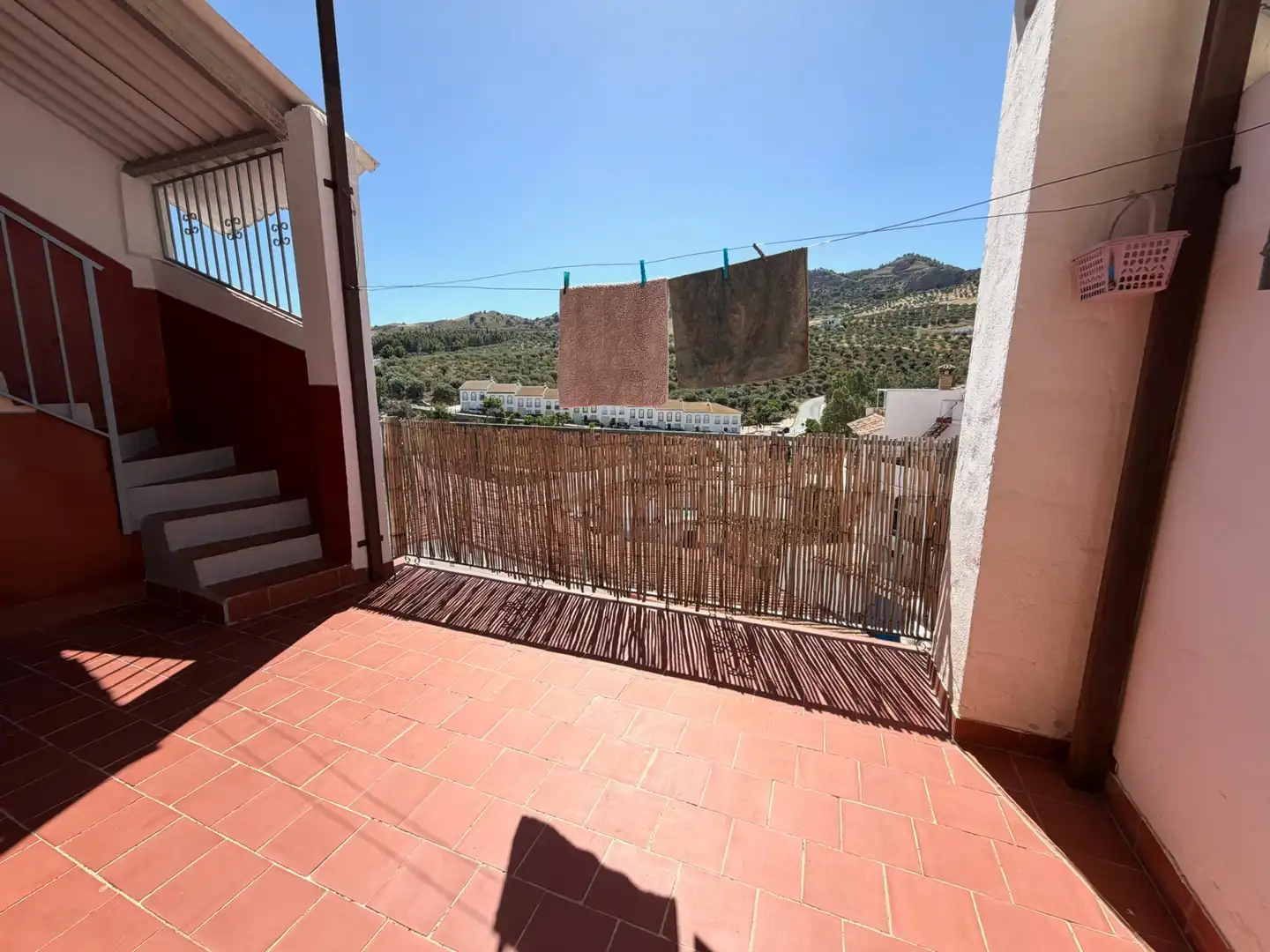 Außenansicht von Wohnung zum Verkauf in Álora mit Klimaanlage, Terrasse und Abstellraum