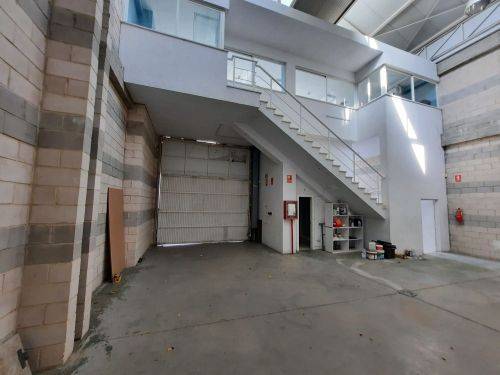 Nave industrial en Alquiler en Avenida Villaviciosa en Castillo Campodón