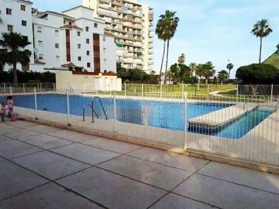 Monolocale con piscina in vendita a Avenida MANUEL MENA PALMA, imagen 3