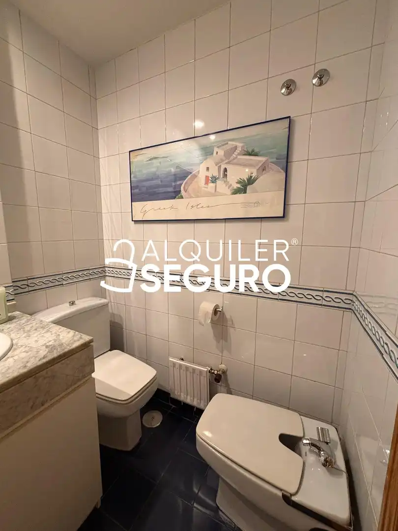 Baño de Piso de alquiler en Madrid con Aire acondicionado y Calefacción