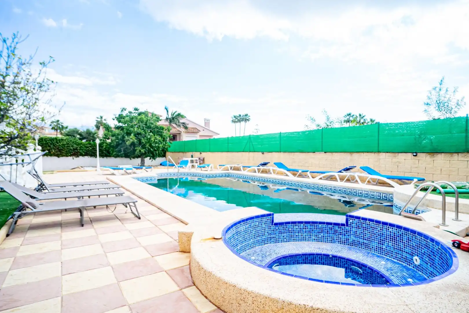 Swimming pool of Houses for sale in L'Alfàs del Pi  with Air Conditioner, Heating and Private garden
