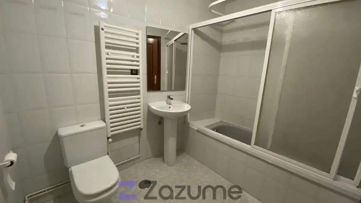 Flat for rent in C. Tamujar, Tres Olivos - La Piedad