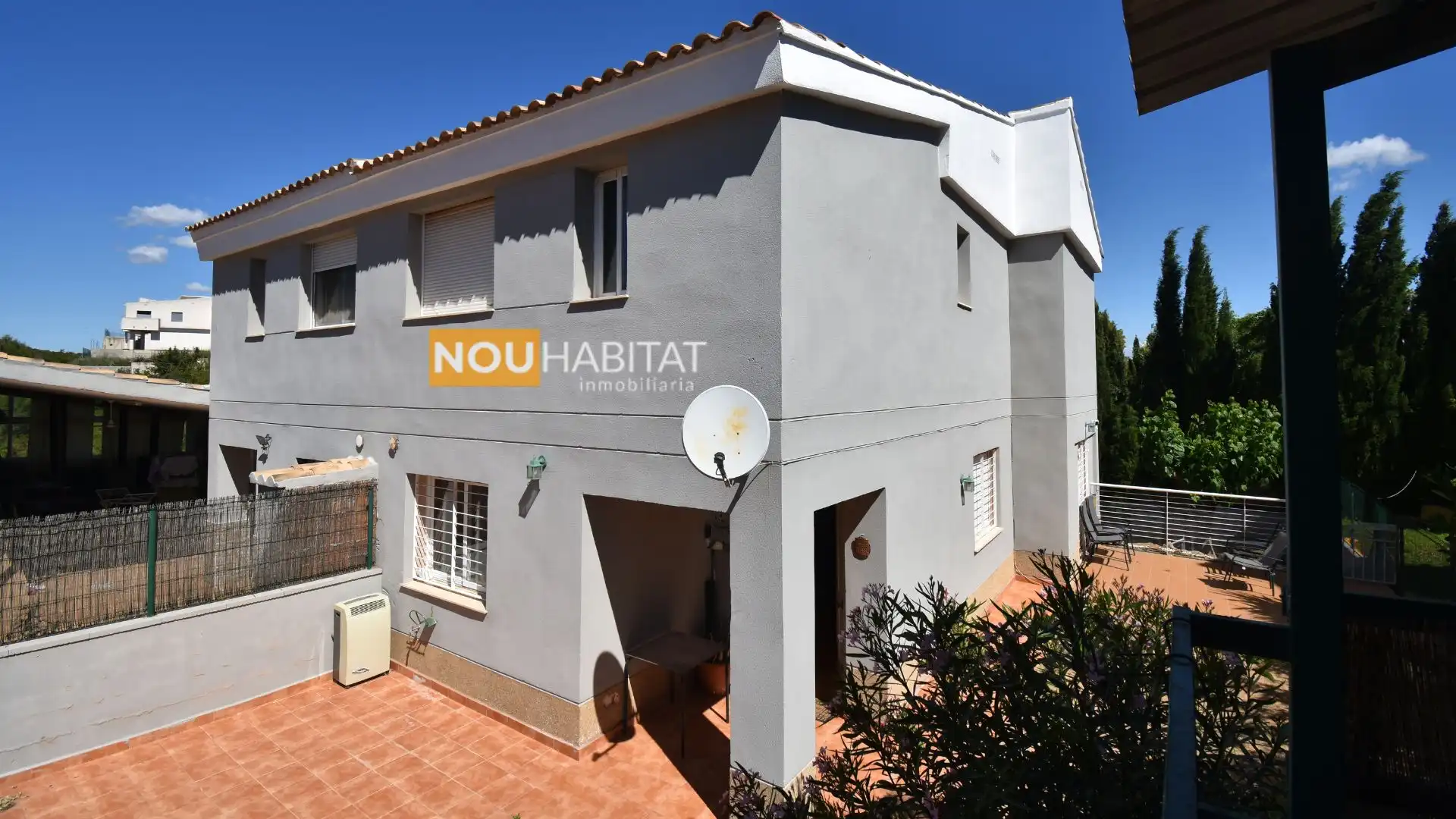 Vista exterior de Casa adosada de alquiler en Montserrat con Jardín privado, Terraza y Trastero