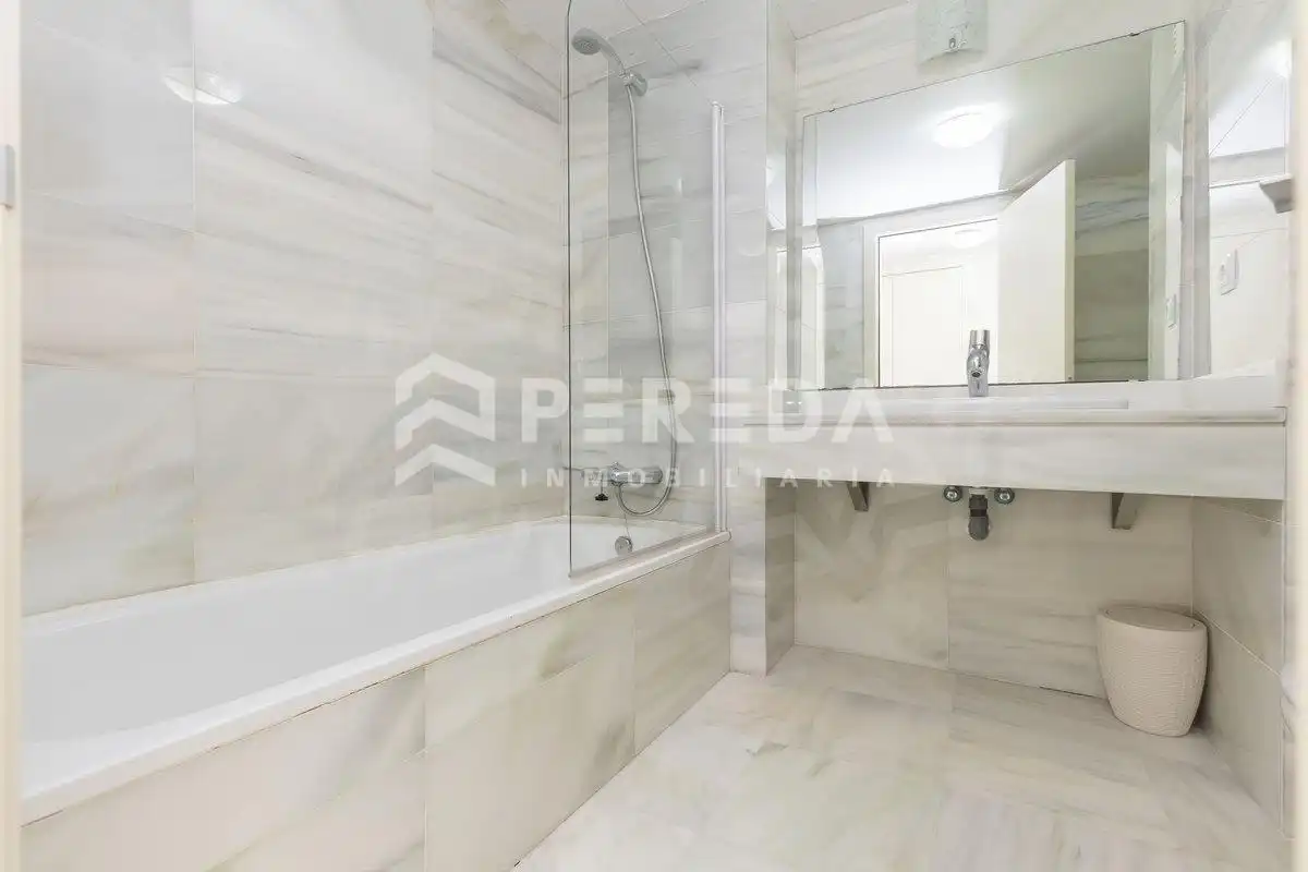 Bathroom of Apartments for sale in Roquetas de Mar  with Air Conditioner, Private garden and Terrace