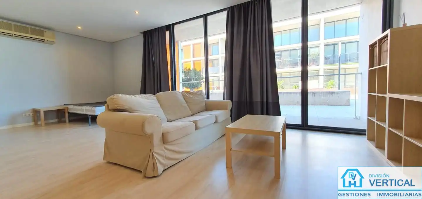 Sala de estar de Estudio de alquiler en Manises con Aire acondicionado, Calefacción y Terraza