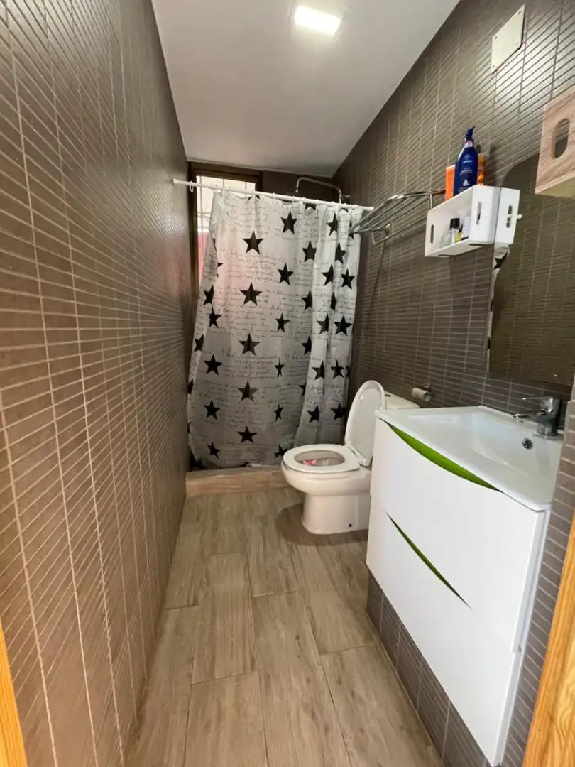 Bathroom of Houses for sale in Pedralba  with Air Conditioner, Swimming Pool and Alarm