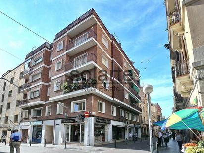 Vista exterior de Pis en venda en L'Hospitalet de Llobregat amb Aire condicionat i Moblat