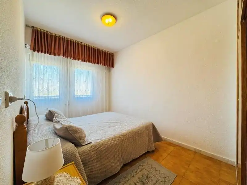 Dormitori de Apartament en venda en Torrevieja amb Aire condicionat, Moblat i Piscina comunitària