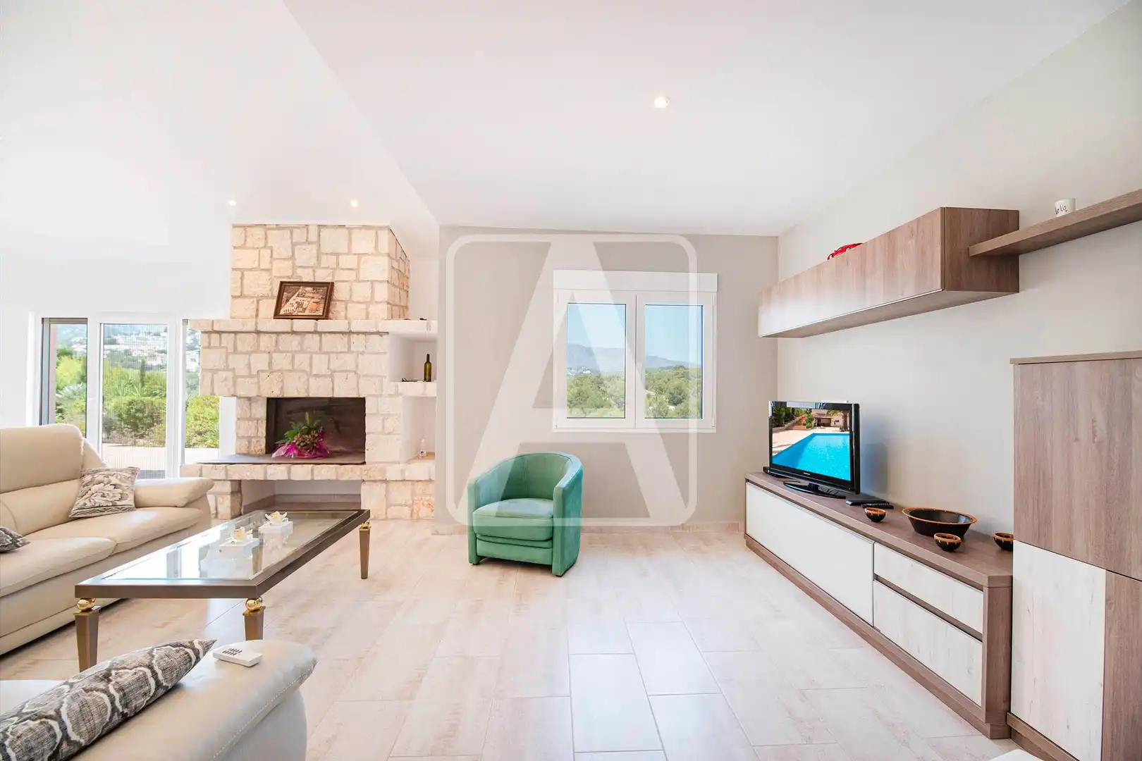 Sala d'estar de Casa o xalet en venda en Calpe / Calp amb Aire condicionat, Calefacció i Jardí privat