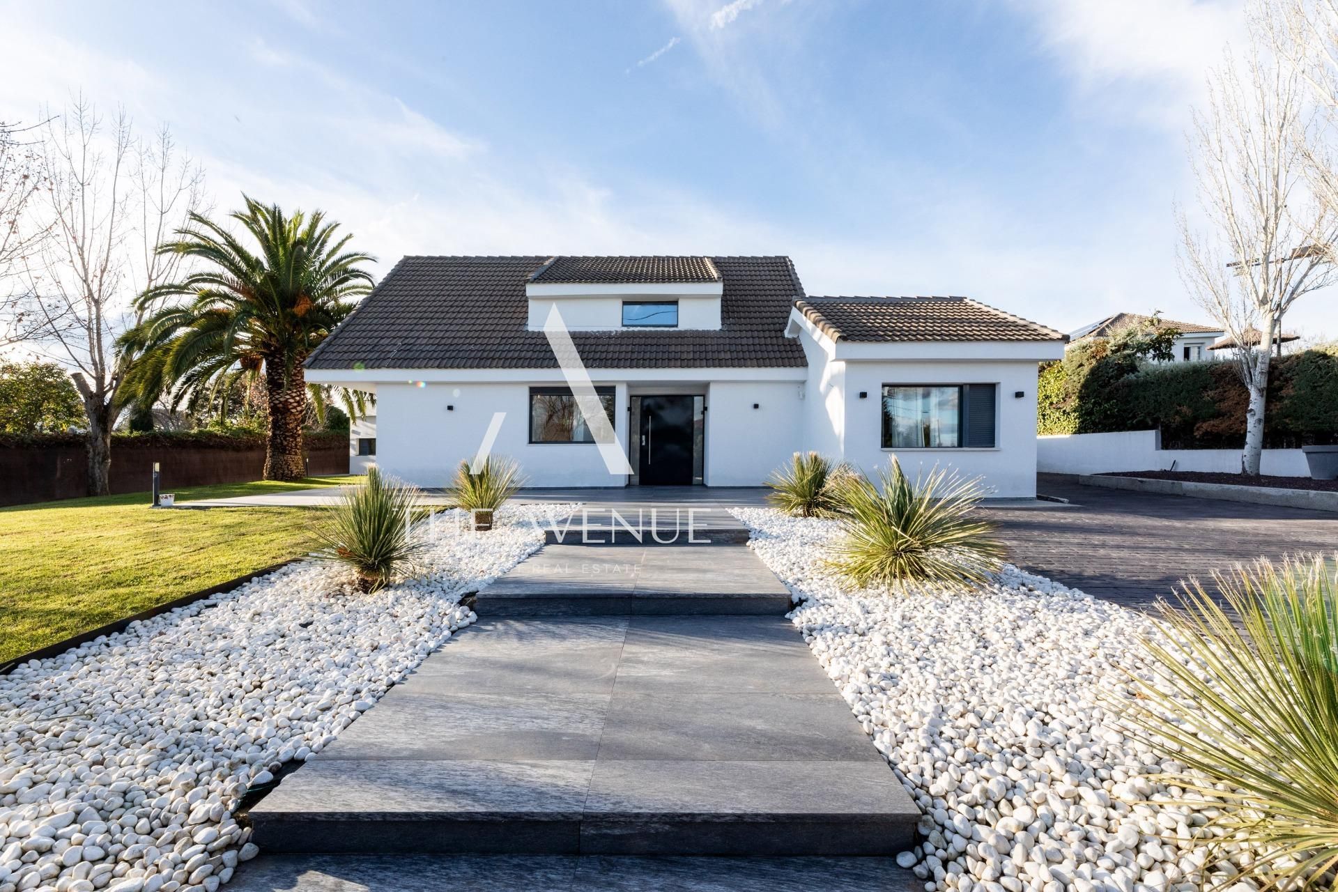 Exterior view of House or chalet for sale in Boadilla del Monte  with Swimming Pool and Alarm