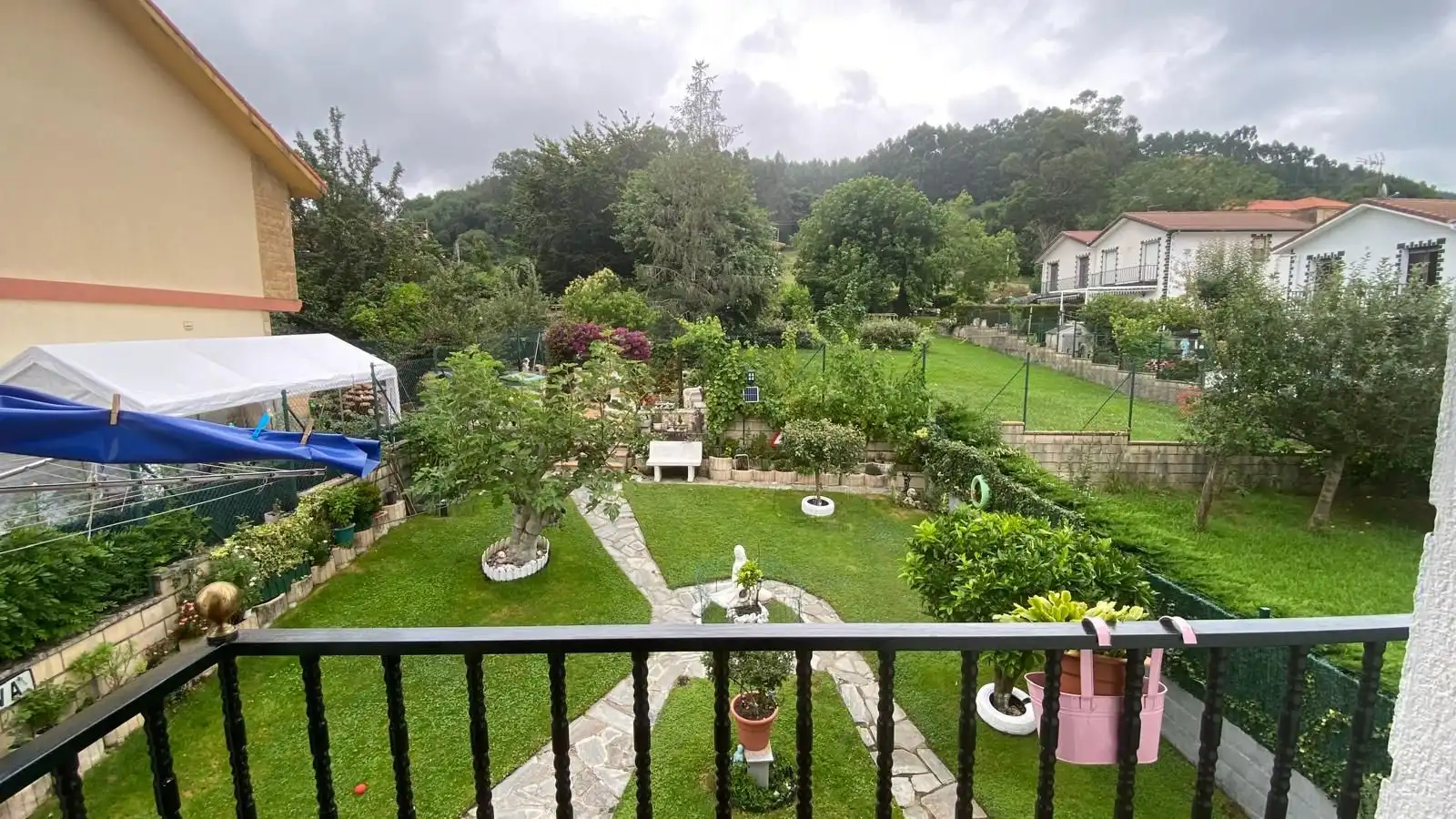 Jardí de Casa adosada en venda en Meruelo amb Moblat