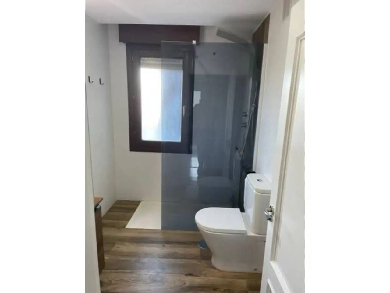 Badezimmer von Dachboden zur Miete in Oviedo  mit Heizung, Parkett und Terrasse