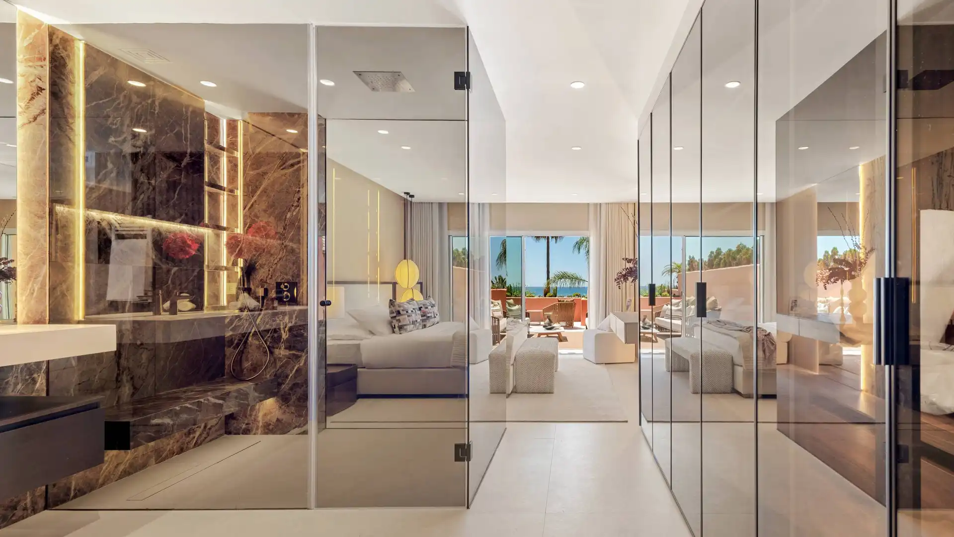 Sala d'estar de Àtic en venda en Marbella amb Aire condicionat, Jardí privat i Terrassa