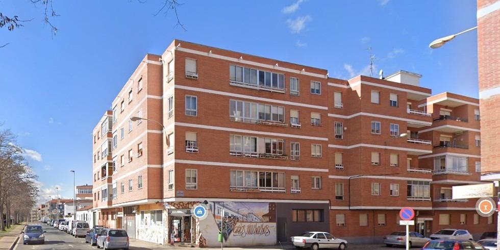 Vista exterior de Pis en venda en  Logroño