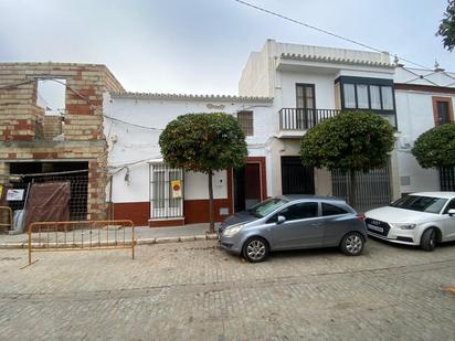 Vista exterior de Casa o xalet en venda en La Puebla de Cazalla amb Piscina comunitària