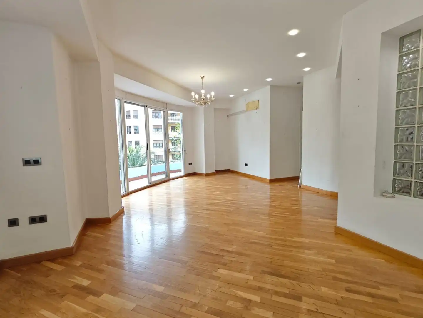 Wohnzimmer von Wohnung zum Verkauf in Alicante / Alacant mit Parkett, Terrasse und Abstellraum