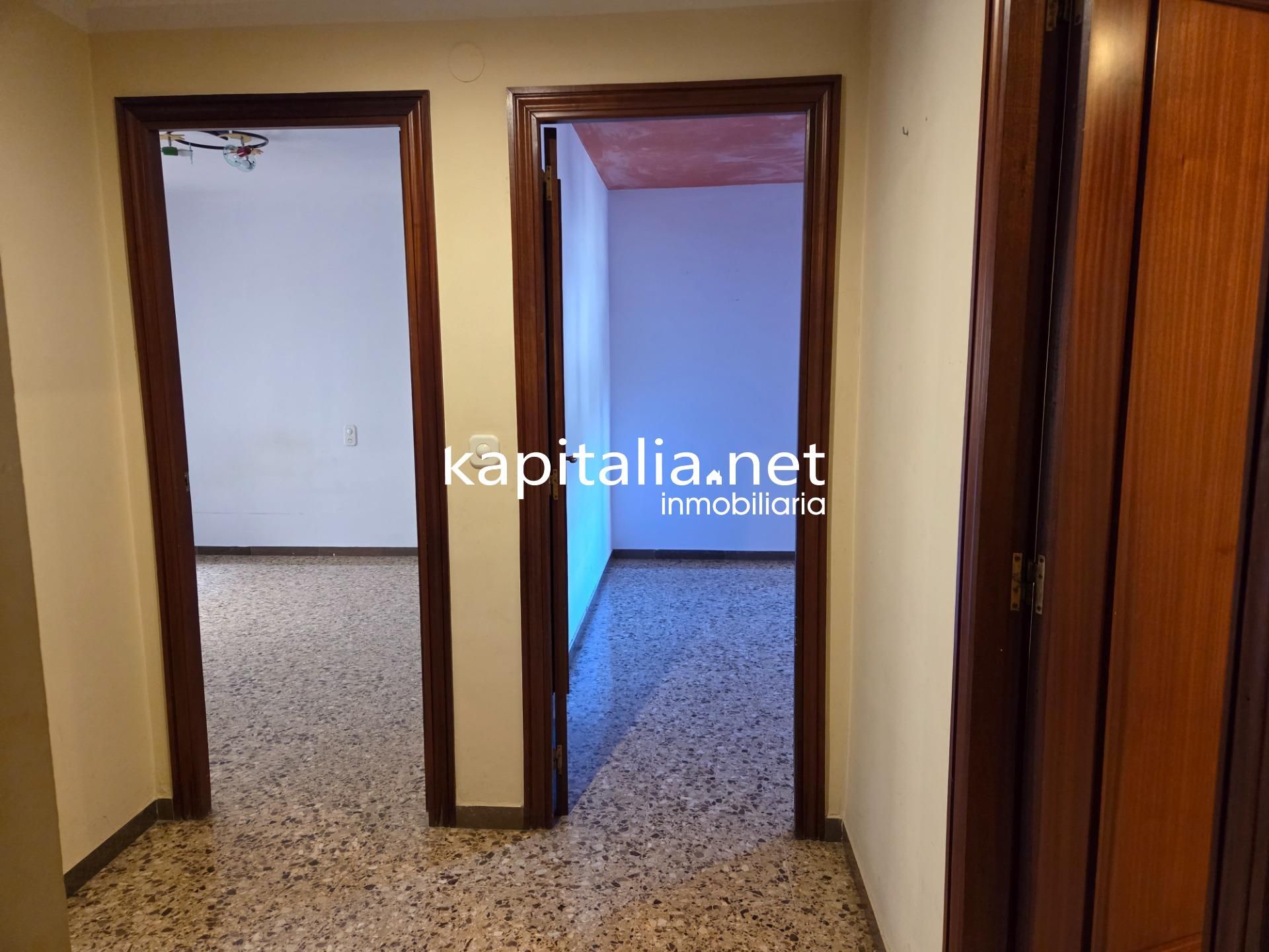 Dormitori de Pis en venda en Muro de Alcoy amb Balcó