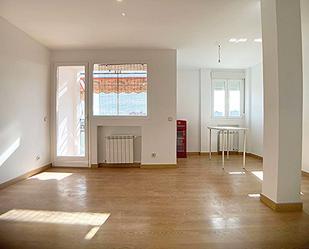 Sala d'estar de Pis de lloguer en  Madrid Capital amb Calefacció, Parquet i Terrassa