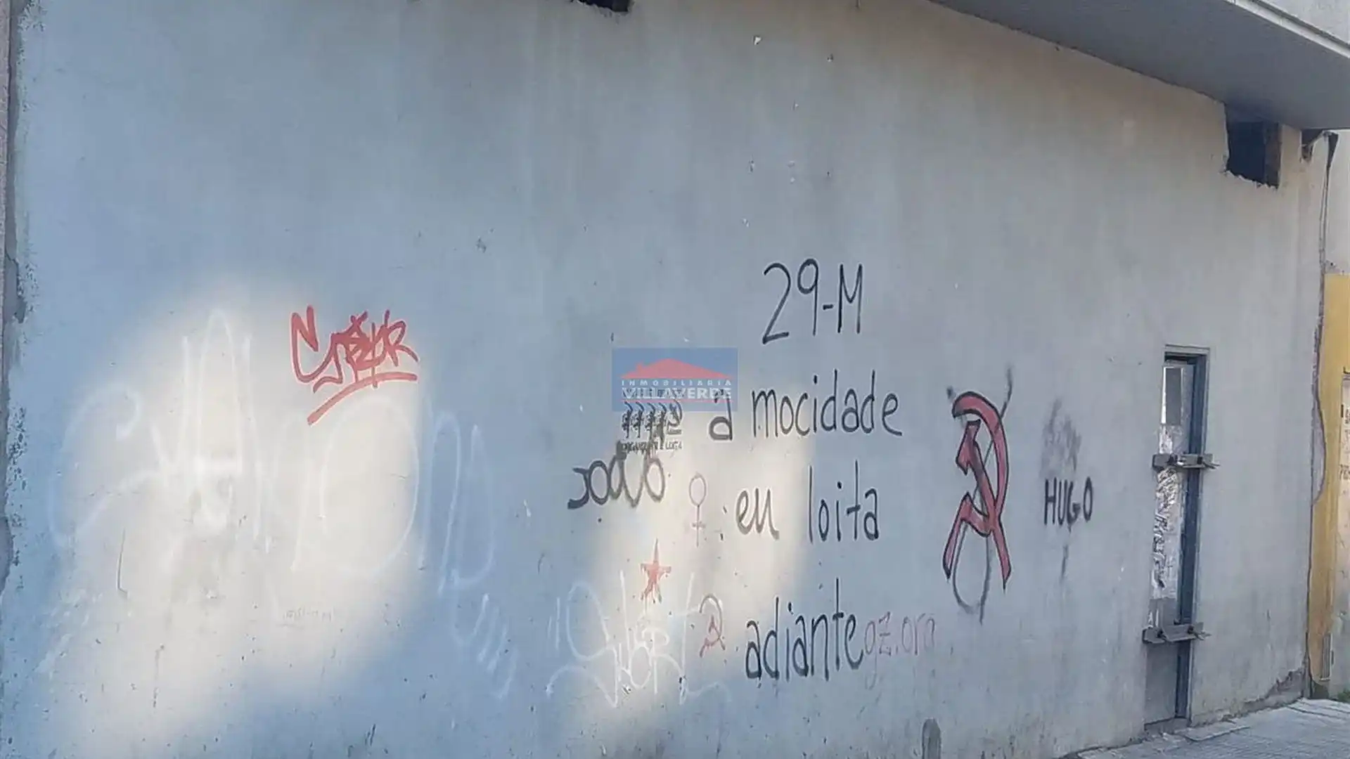 Vista exterior de Local de alquiler en Cangas 