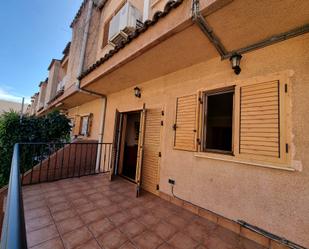 Vista exterior de Casa adosada en venda en Almàssera amb Terrassa