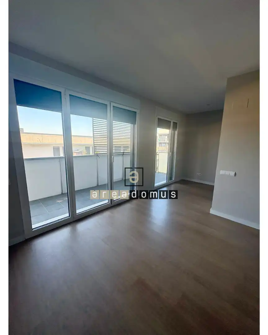 Terraza de Piso en venta en Sant Feliu de Llobregat con Calefacción, Jardín privado y Piscina