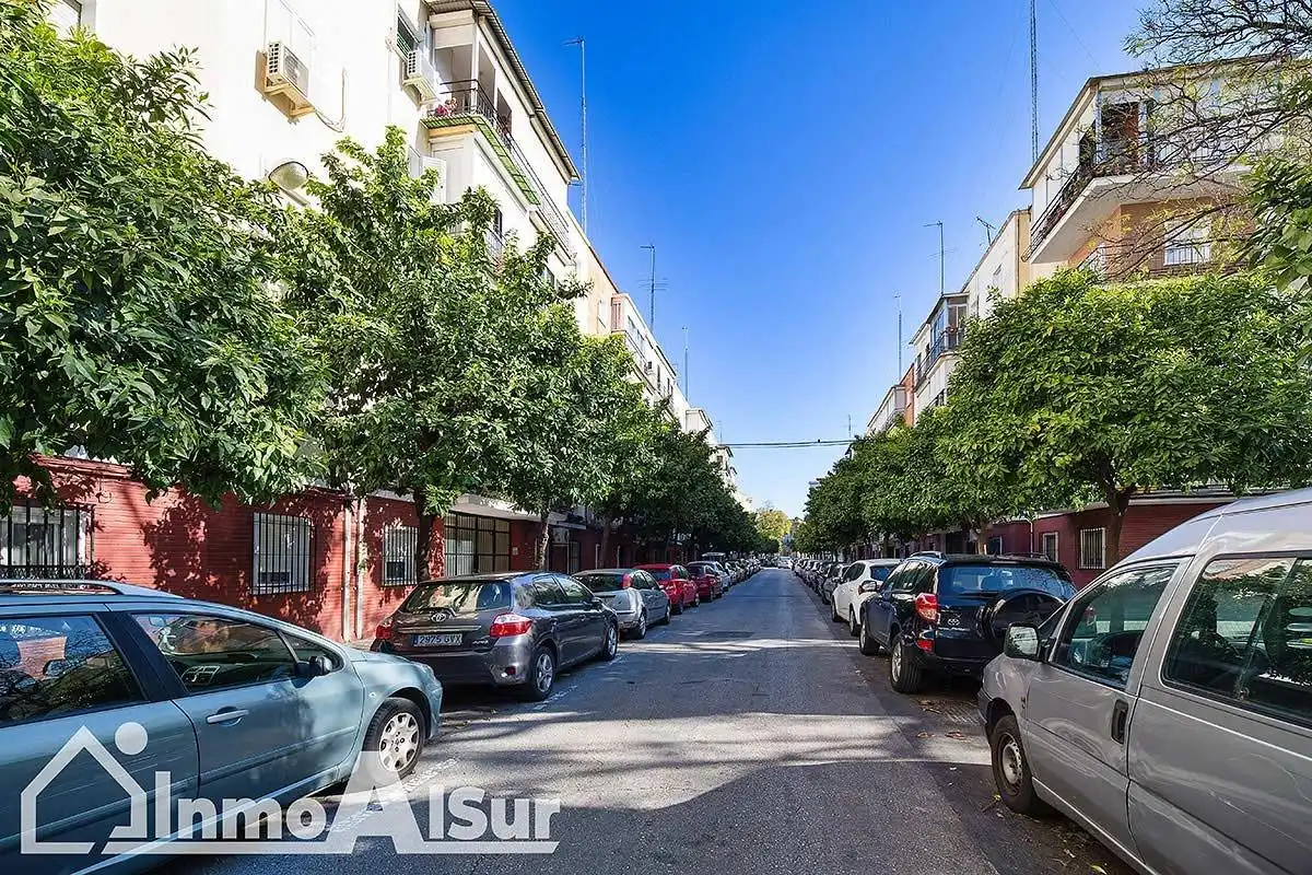 Exterior view of Flat for sale in Sevilla