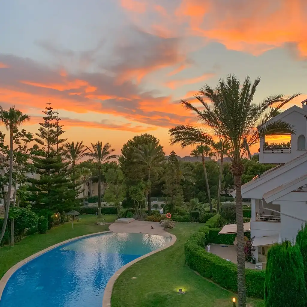Außenansicht von Maisonette zum Verkauf in Calvià mit Terrasse, Abstellraum und Gemeinschaftspool