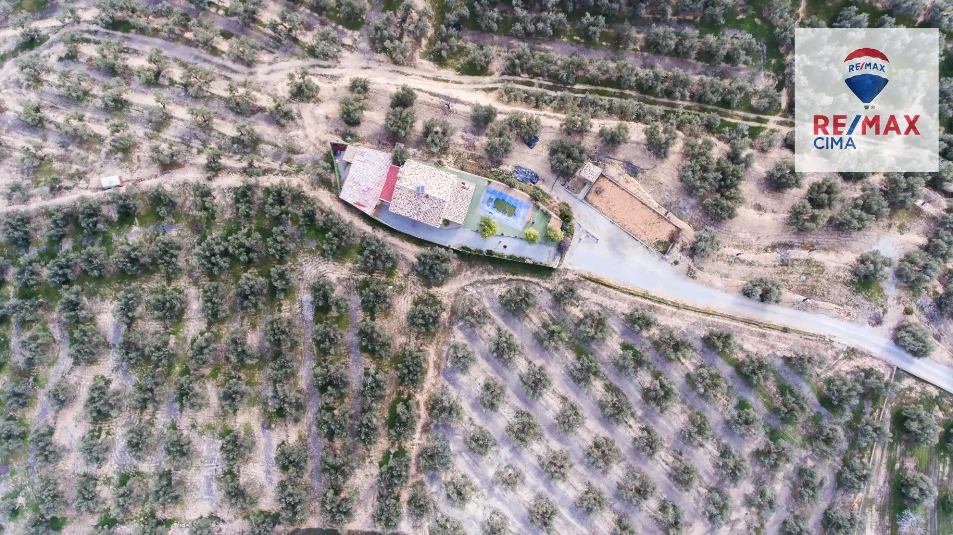 Casa o xalet en venda en Pozo Alcón amb Aire condicionat, Calefacció i Jardí privat