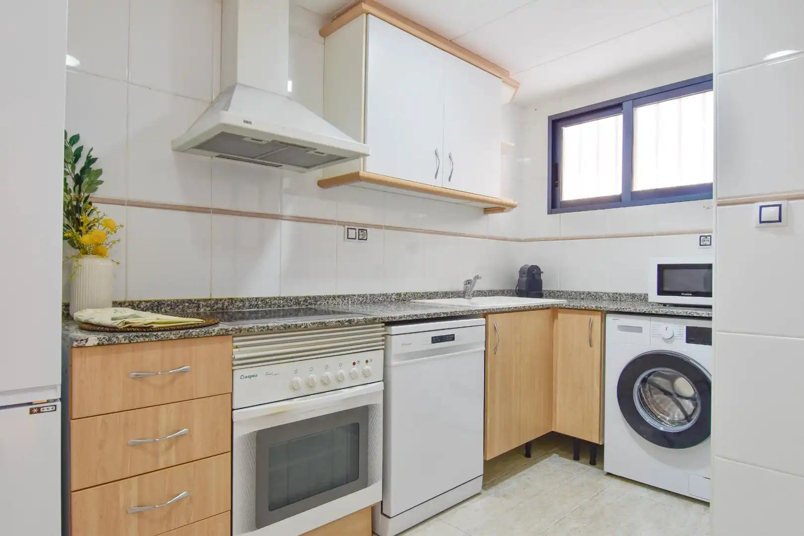 Cocina de Piso de alquiler en Puçol con Aire acondicionado, Jardín privado y Terraza