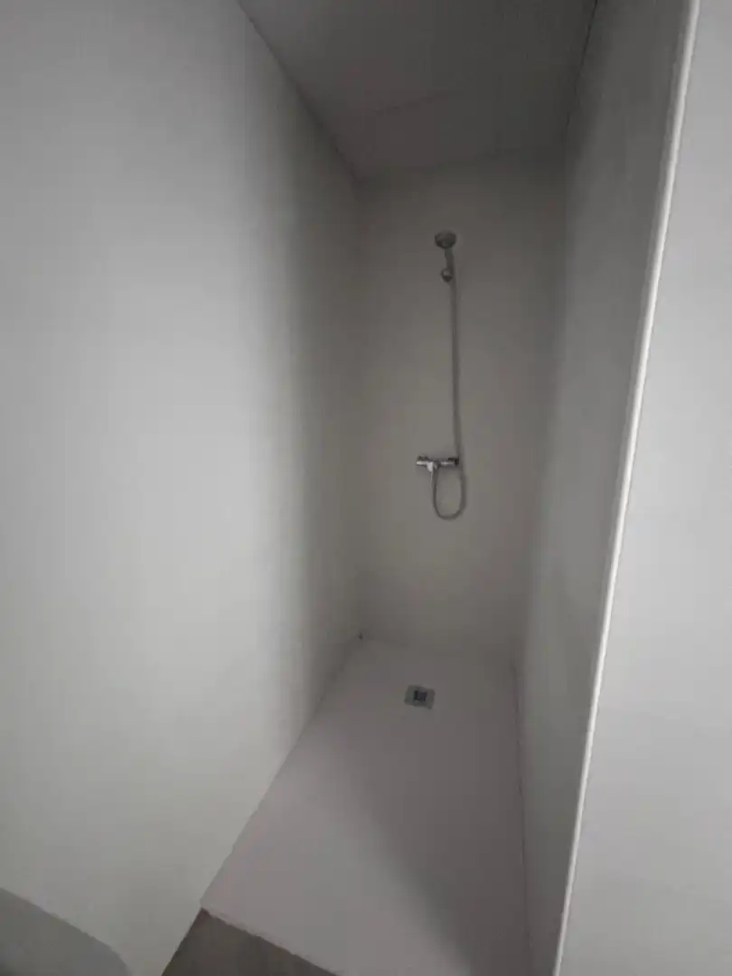 Badezimmer von Fabrikhallen zur Miete in Calahorra