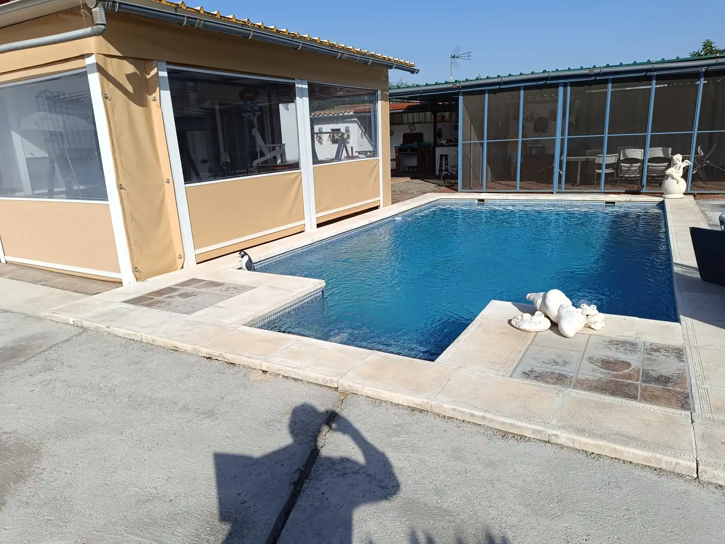Piscina de Casa o xalet en venda en Carmona amb Aire condicionat, Jardí privat i Terrassa