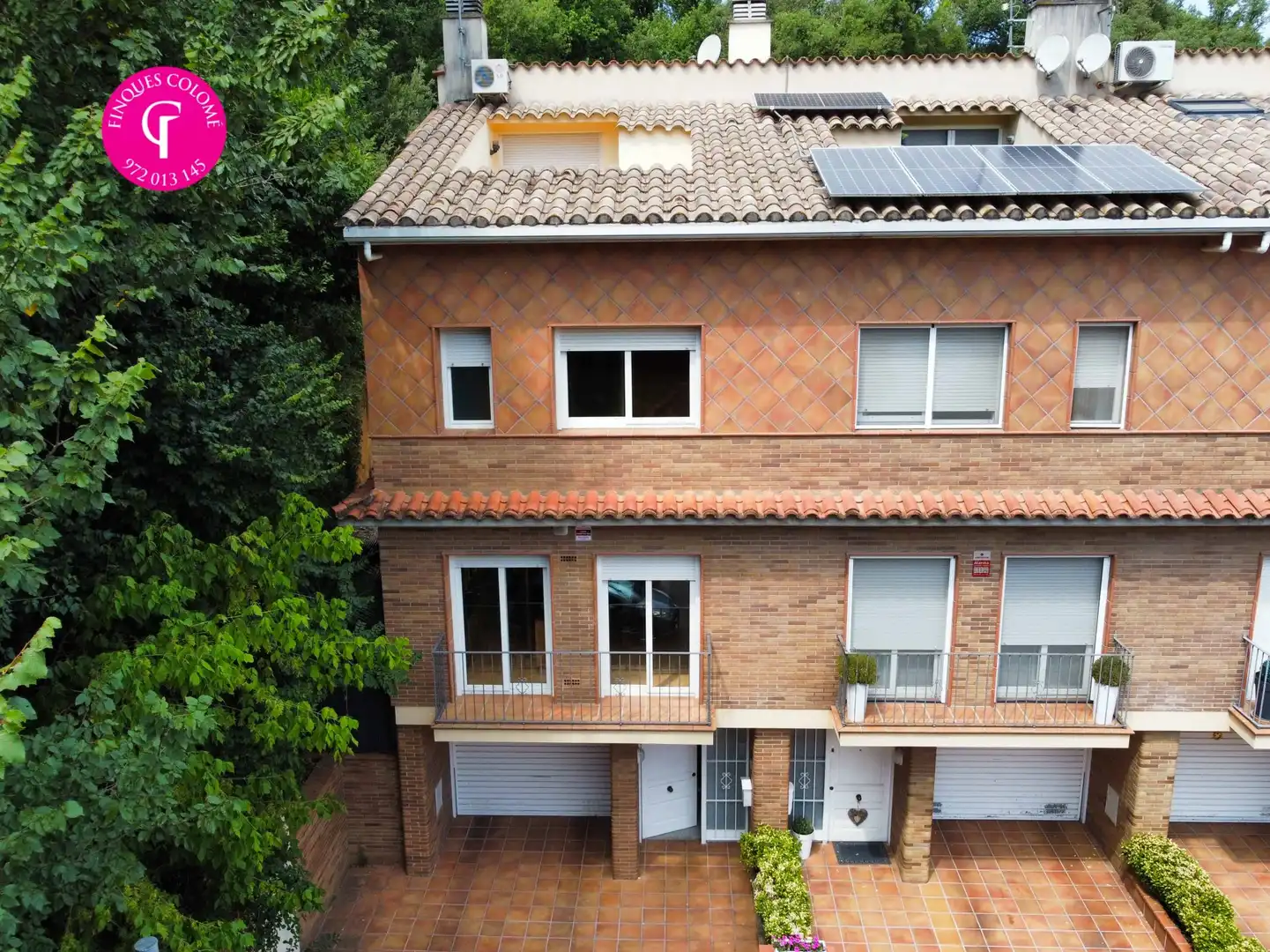 Vista exterior de Casa adosada en venda en Girona amb Aire condicionat, Calefacció i Traster