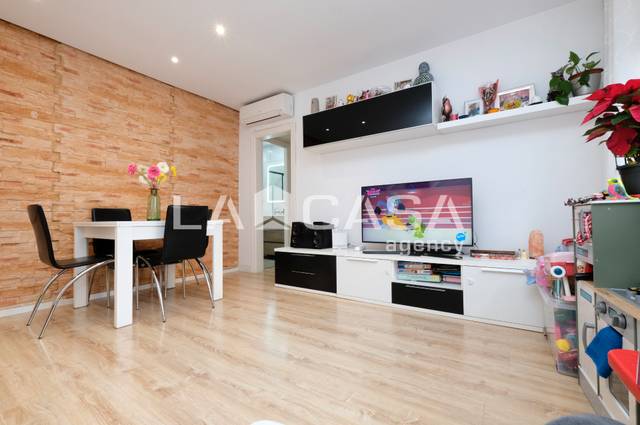 Piso en Venta en Carrer d'Antonio Machado en Canyelles