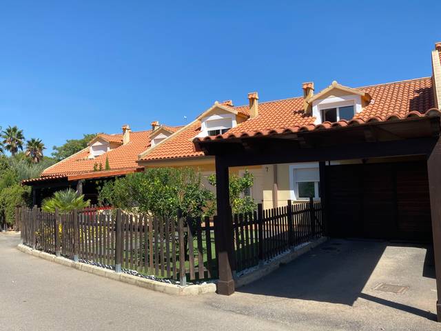 Casa adosada en Alquiler en Carrer Esparver, 15 en Torre en Conill - Cumbres de San Antonio