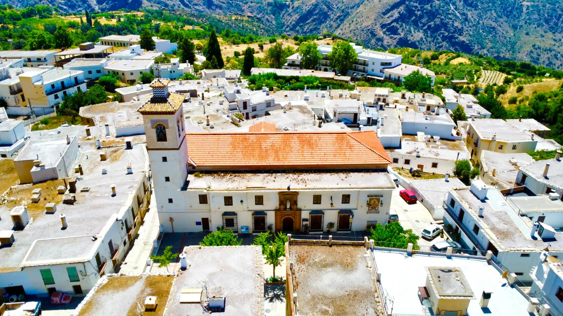 Vista exterior de Casa o xalet en venda en Pórtugos amb Calefacció, Terrassa i Traster
