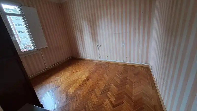 Habitación de Piso en venta en A Coruña Capital  con Trastero y Alarma