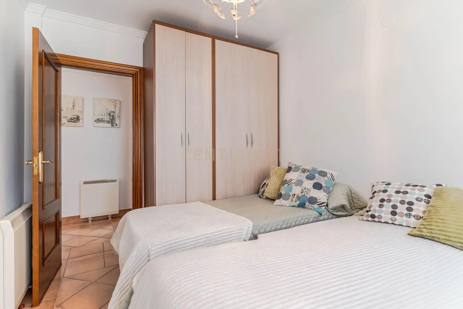 Dormitori de Casa o xalet en venda en La Zubia amb Jardí privat, Traster i Piscina