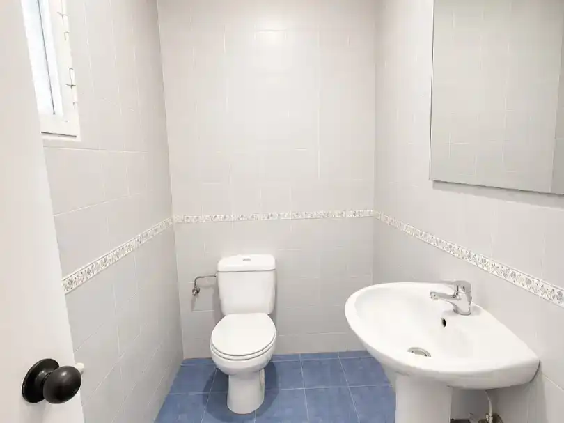 Bany de Pis en venda en Cabanillas del Campo amb Piscina i Balcó