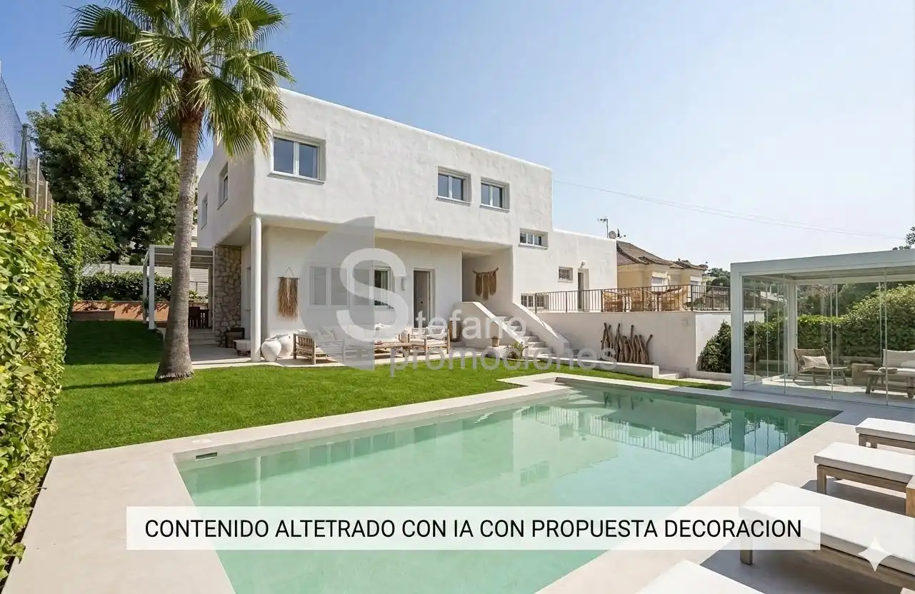Außenansicht von Haus oder Chalet zum Verkauf in Málaga mit Klimaanlage, Privatgarten und Terrasse